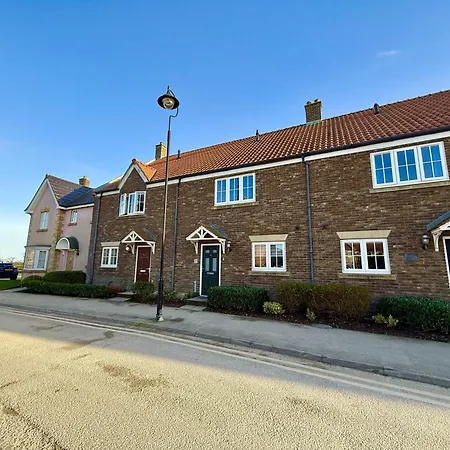 Sandy Paws - Part Of The The Bay Village With Pool, Gym And Direct Access, Pub, Restaurant, Tennis And Meadows Walks