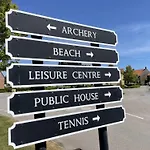 Dom wakacyjny Sandy Paws - Part Of The The Bay Village With Pool, Gym And Direct Access, Pub, Restaurant, Tennis And Meadows Walks Filey