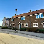 Sandy Paws - Part Of The The Bay Village With Pool, Gym And Direct Access, Pub, Restaurant, Tennis And Meadows Walks