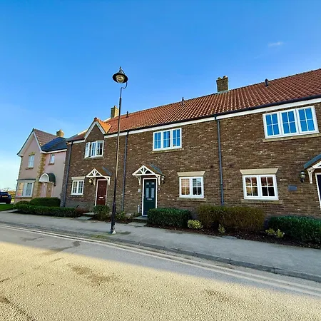 Sandy Paws - Part Of The The Bay Village With Pool, Gym And Direct Access, Pub, Restaurant, Tennis And Meadows Walks * Filey