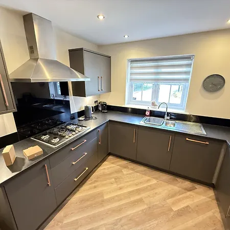 Sandy Paws - Part Of The The Bay Village With Pool, Gym And Direct Access, Pub, Restaurant, Tennis And Meadows Walks Holiday home *