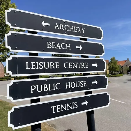 Holiday home Sandy Paws - Part Of The The Bay Village With Pool, Gym And Direct Access, Pub, Restaurant, Tennis And Meadows Walks Filey